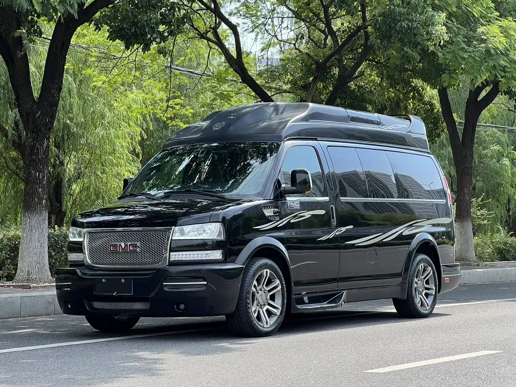 Фото 1 - GMC Savana