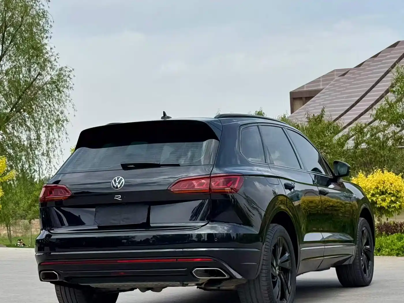 Volkswagen Touareg 2022 3.0TSI Rui Xiang Edition Gloss Black Sport Package фото 9