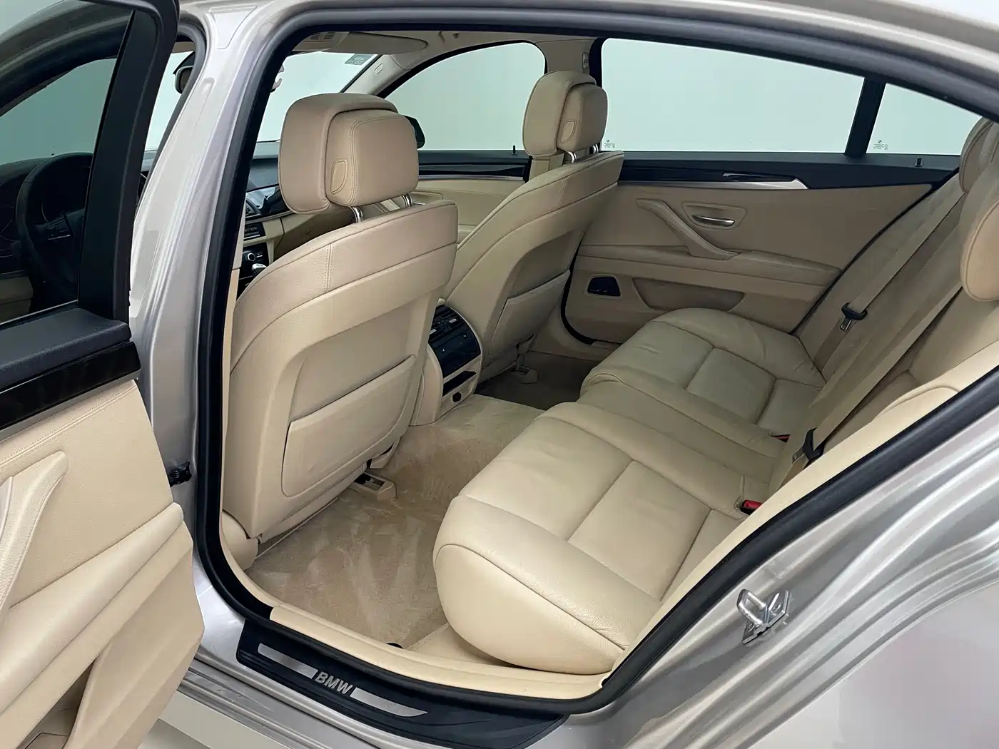 BMW 5 Series 2012 523Li Luxury фото 12