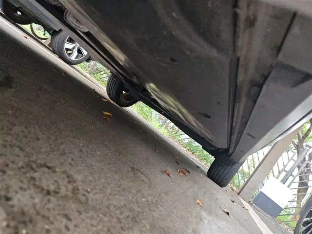 Volkswagen Tharu 2025 Model Rising Star 300TSI Aspiration Edition фото 8