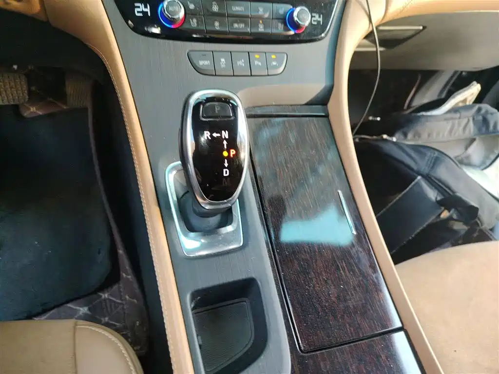Buick LaCrosse 2018 Model 28T Luxury Edition фото 7