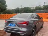 Фото 5 - Roewe i5