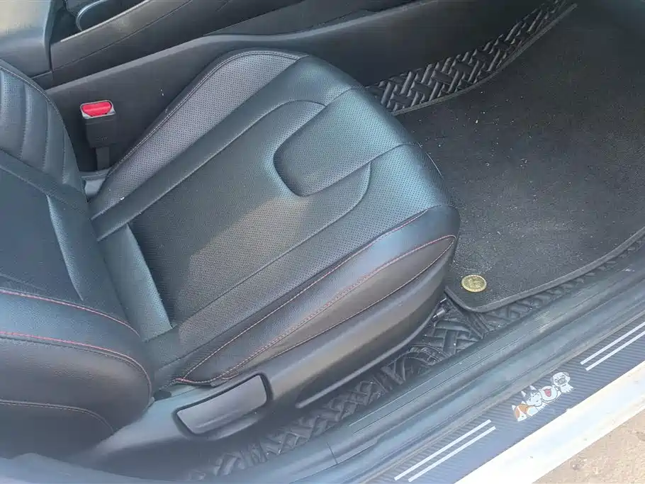 Hyundai Elantra 2021 240TGDi DCT LUX Premium Edition фото 8