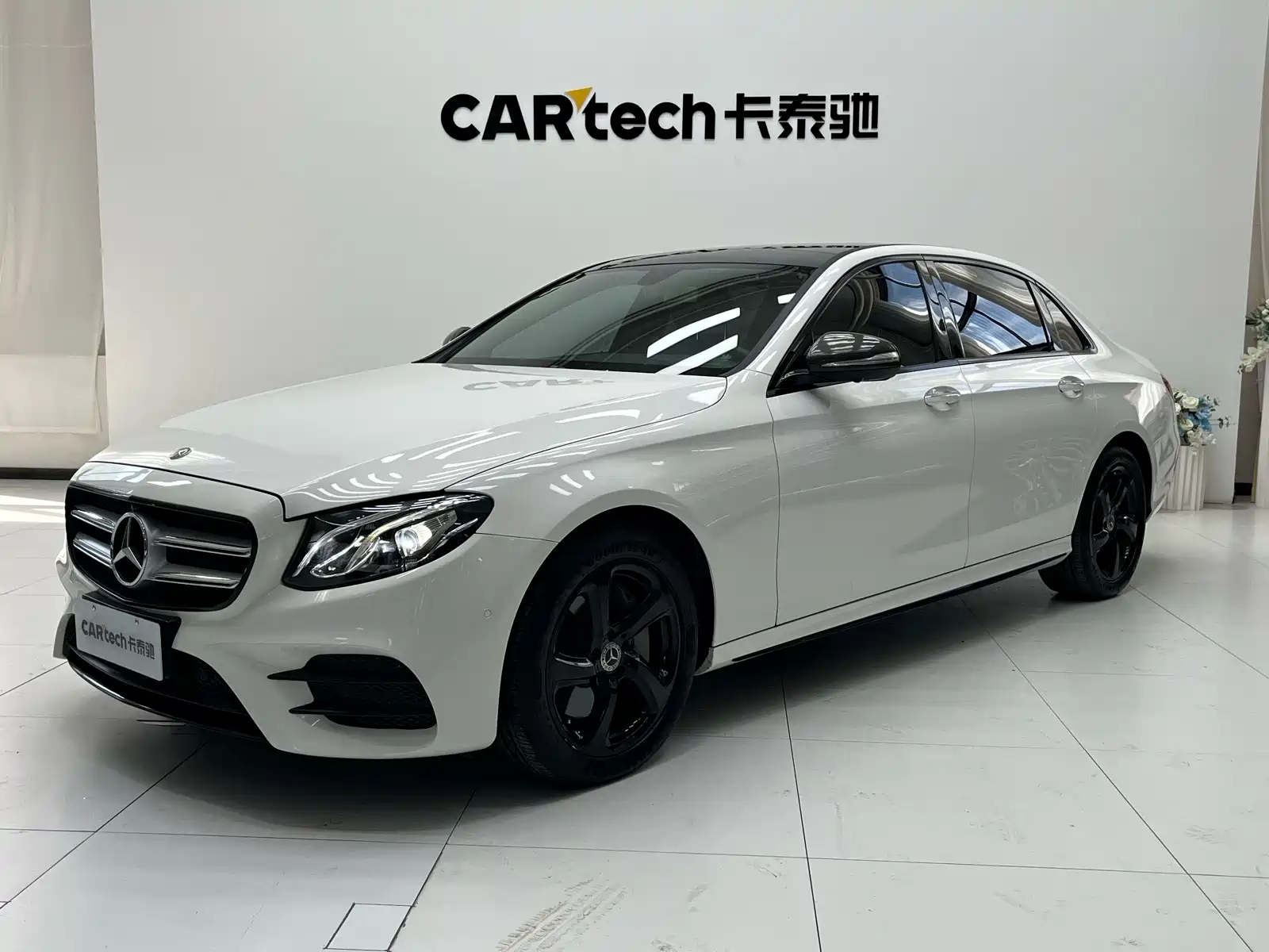 Фото 1 - Mercedes-Benz E-Class