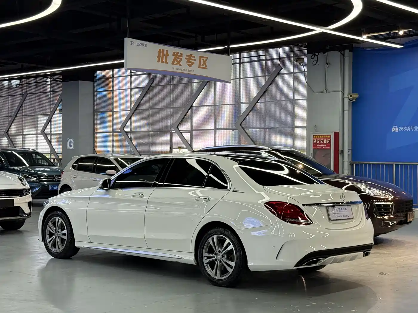 Mercedes-Benz C-Class 2015 Facelift C 180 L Sport фото 26