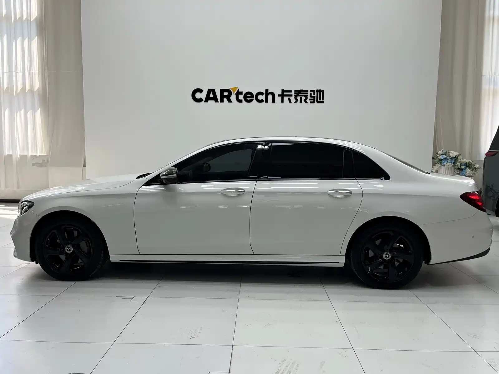 Фото 9 - Mercedes-Benz E-Class