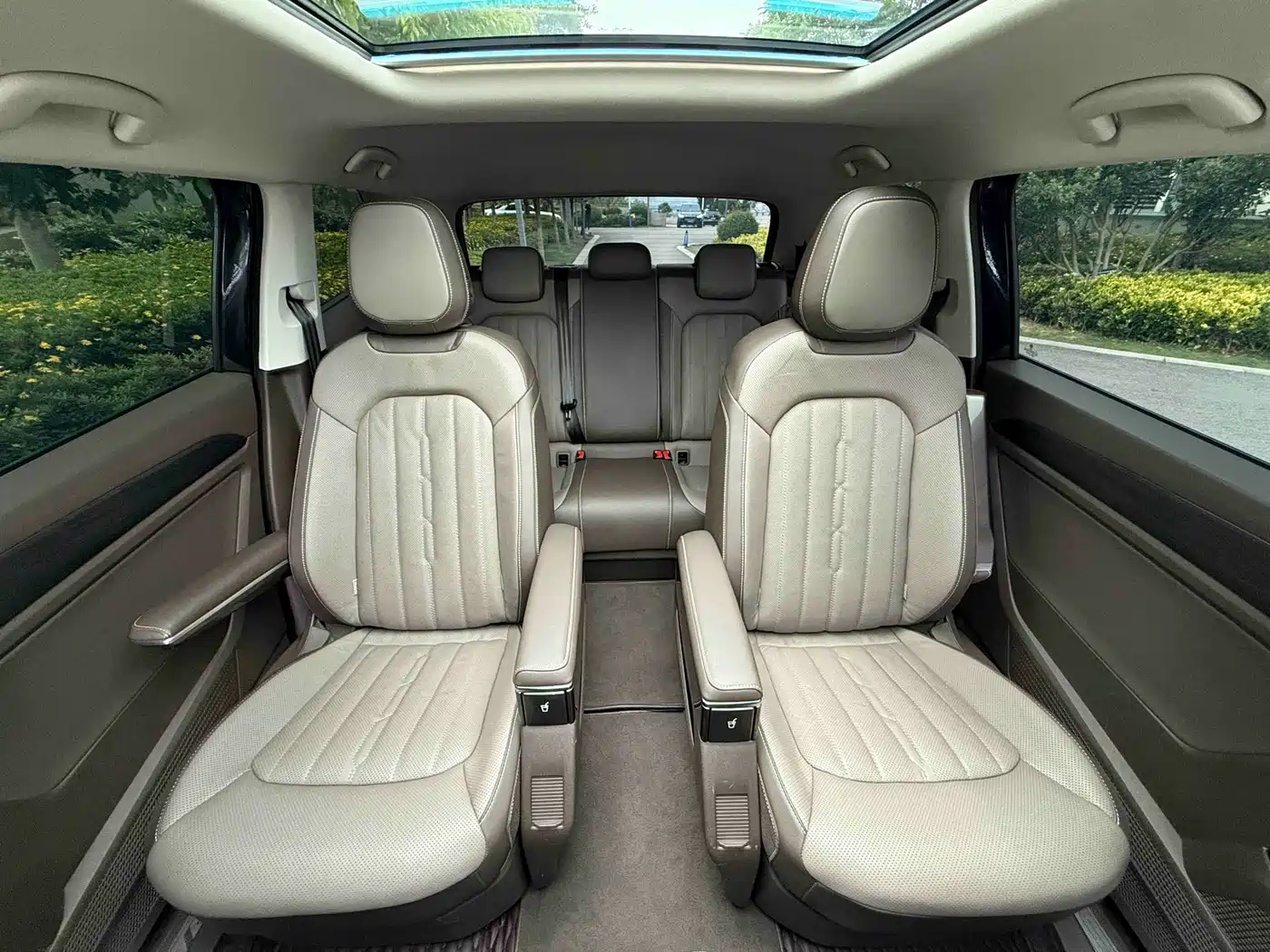 Volkswagen Viloran 2023 330TSI Luxury Edition фото 28