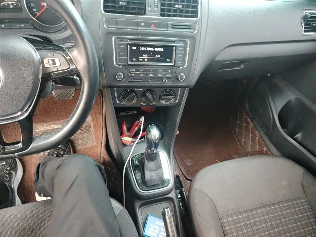 Volkswagen Polo 2016 1.6L Automatic Comfort фото 10