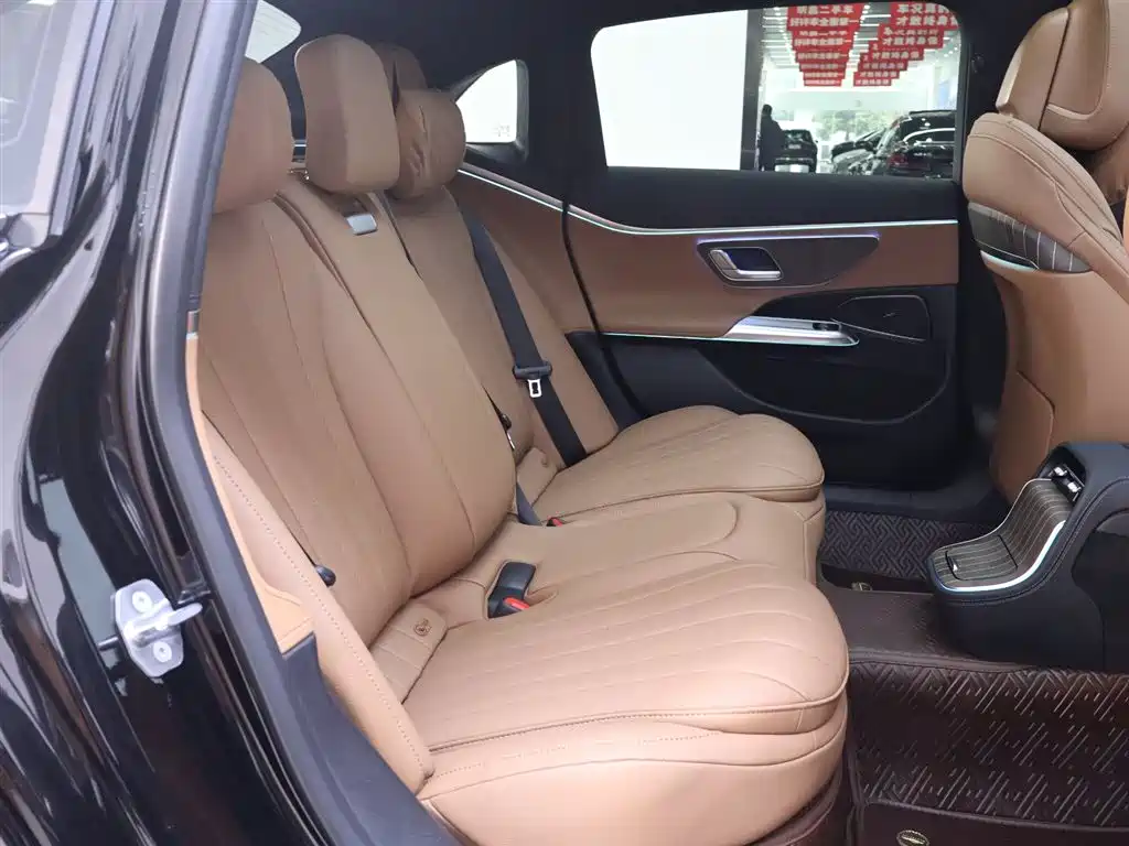 Mercedes-Benz E-Class 2024 E 300 L Fashion фото 21