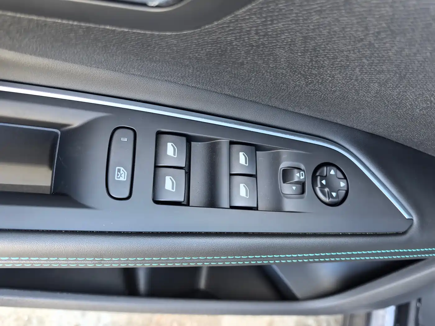Peugeot 5008 фото 14