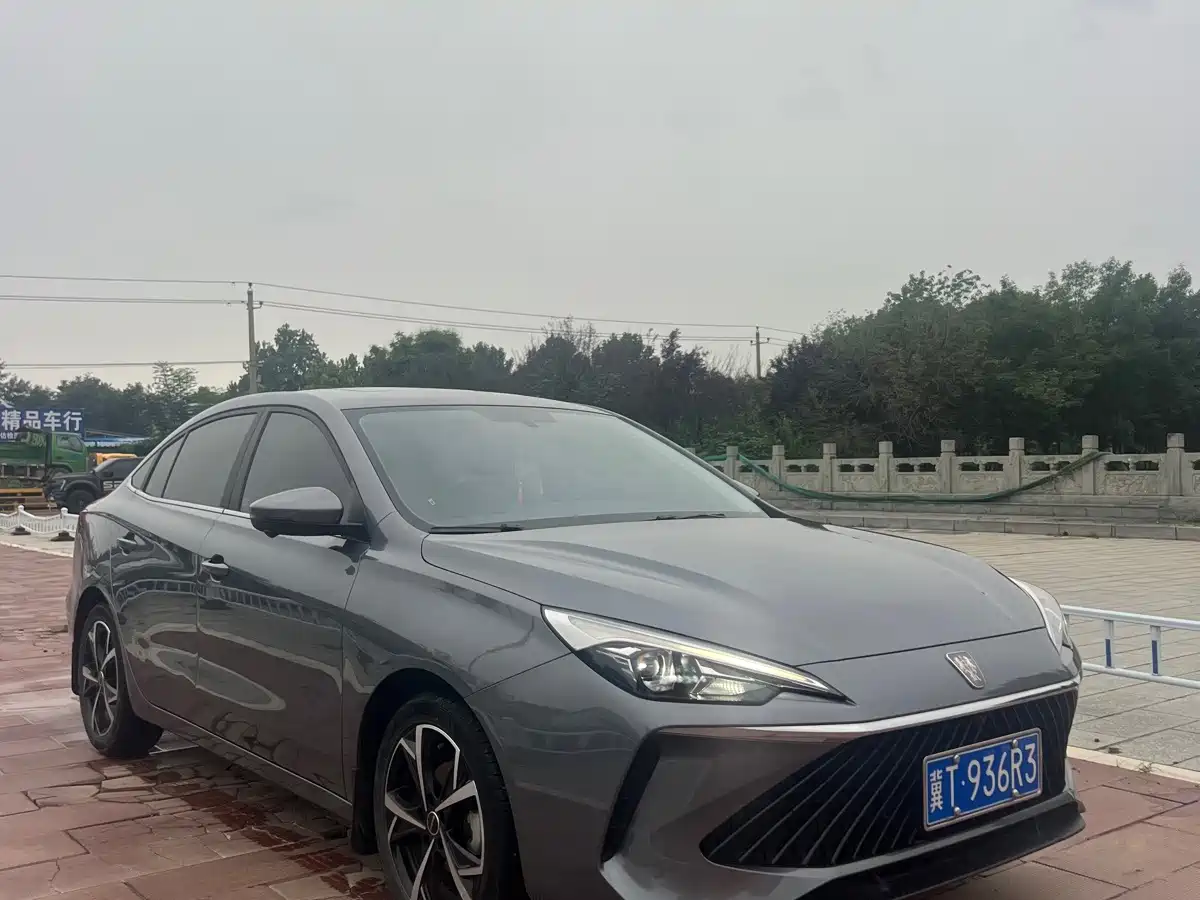 Фото 2 - Roewe i5