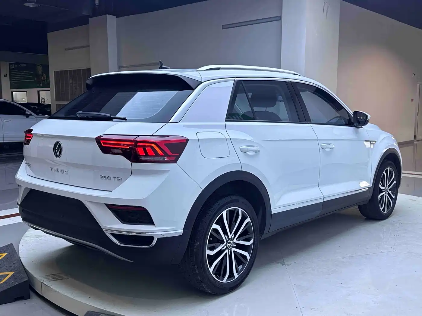 Volkswagen T-ROC 2022 280TSI DSG 2WD Comfort PLUS фото 6