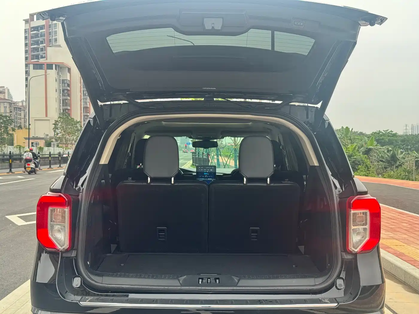 Ford Explorer 2020 EcoBoost 285 AWD Titanium Edition 6-Seater фото 12