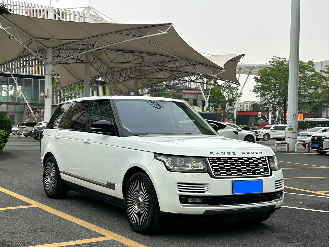 Land Rover Range Rover 2016 3.0 SC V6 Vogue LWB фото 2