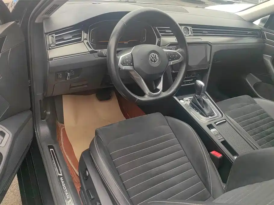 Volkswagen Magotan 2020 330TSI DSG Luxury фото 12