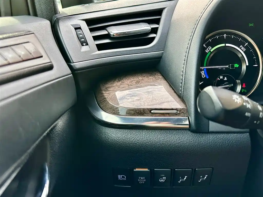 Toyota Vellfire 2019 Hybrid 2.5L HV Premium Edition фото 19