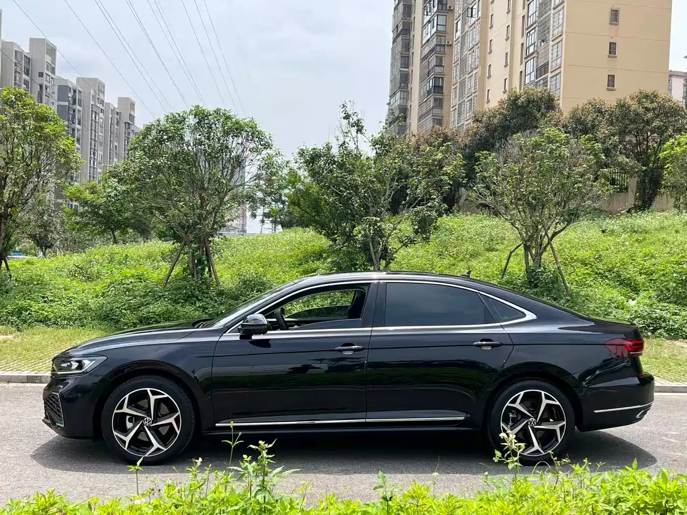 Volkswagen Passat 2023 Facelift 330TSI Starlight Elite Edition фото 15