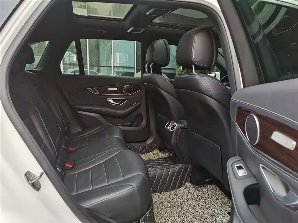 Mercedes-Benz GLC 2019 GLC 260 L 4MATIC Luxury фото 12
