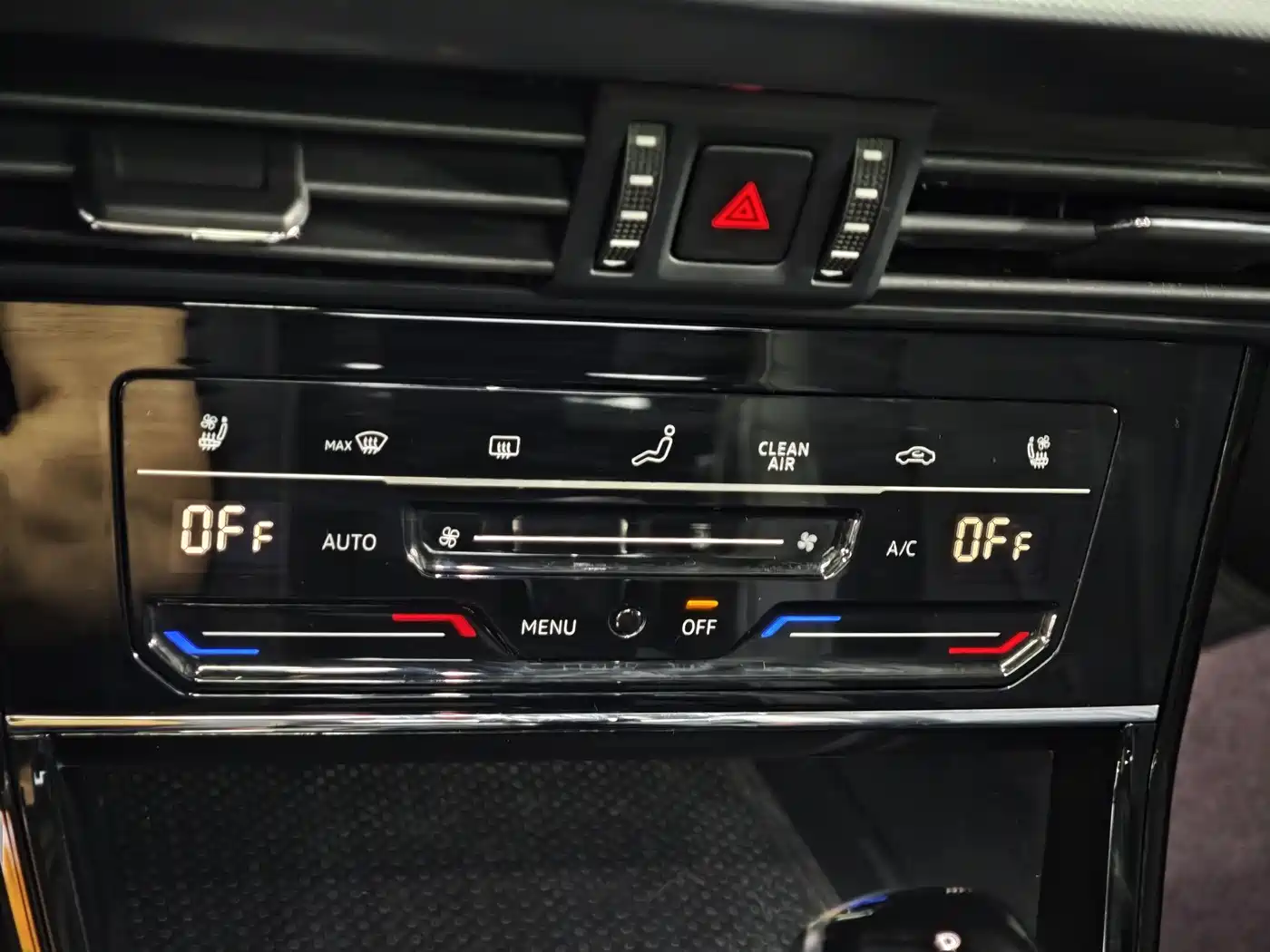 Volkswagen Passat 2025 Outstanding 380TSI Starlight Dragon Soaring Edition фото 15