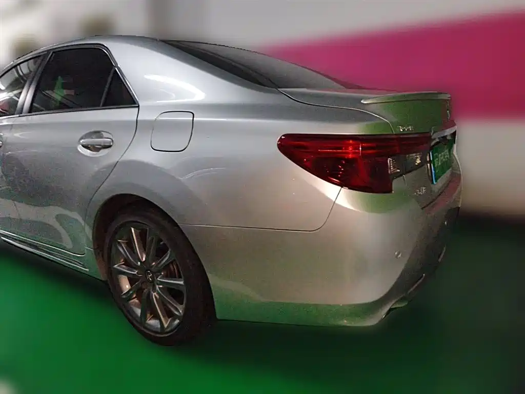 Toyota Reiz 2013 2.5V Premium Edition фото 4