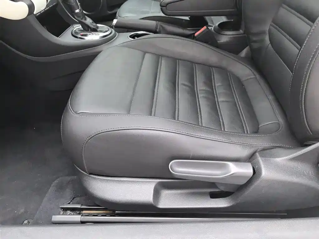 Volkswagen Beetle 2014 1.4TSI Comfort Edition фото 20