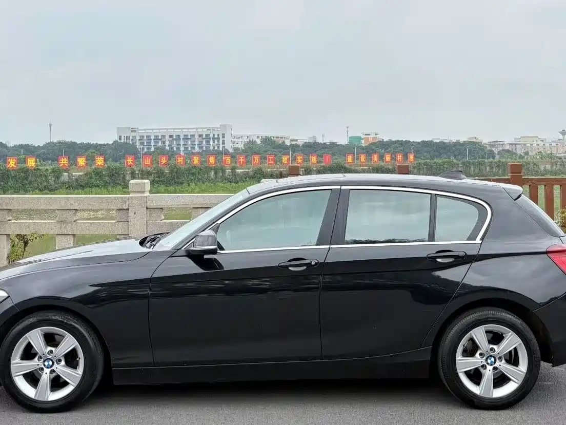 BMW 1 Series (Import) 2012 118i Sport фото 9