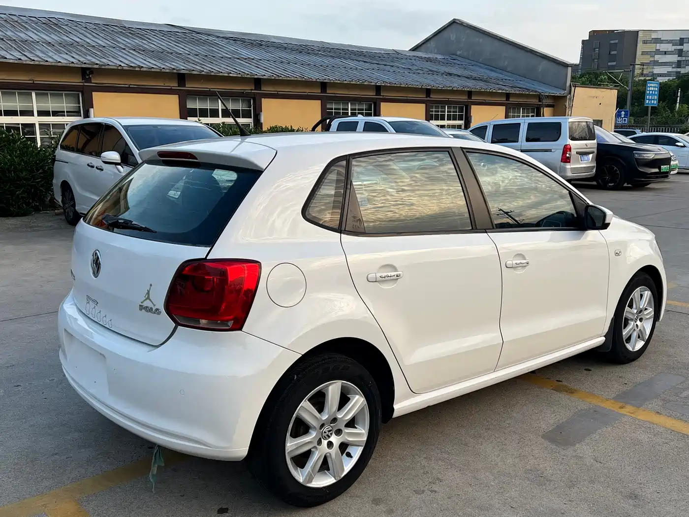 Volkswagen Polo 2013 1.4L Manual Comfort Edition фото 9