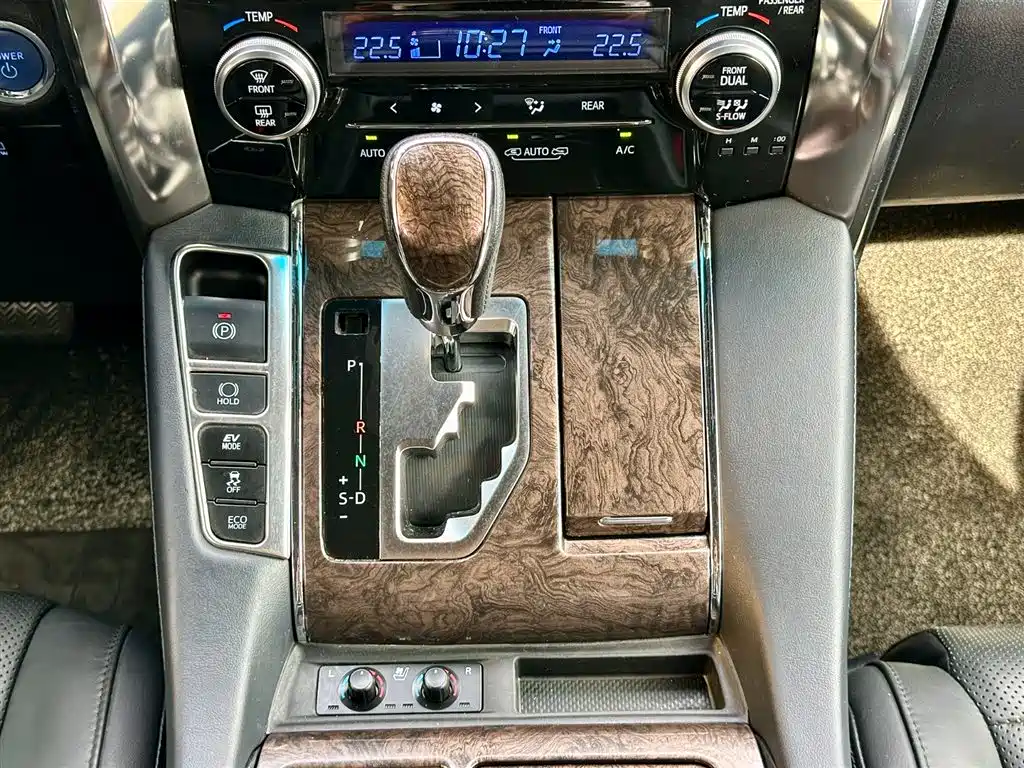Toyota Vellfire 2019 Hybrid 2.5L HV Premium Edition фото 26
