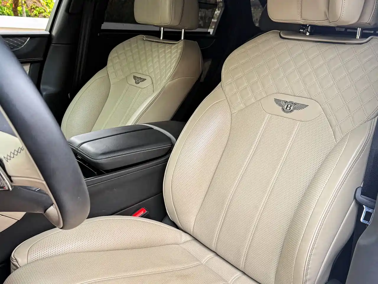 BENTLEY TIMYUE PLUG IN HYBRID