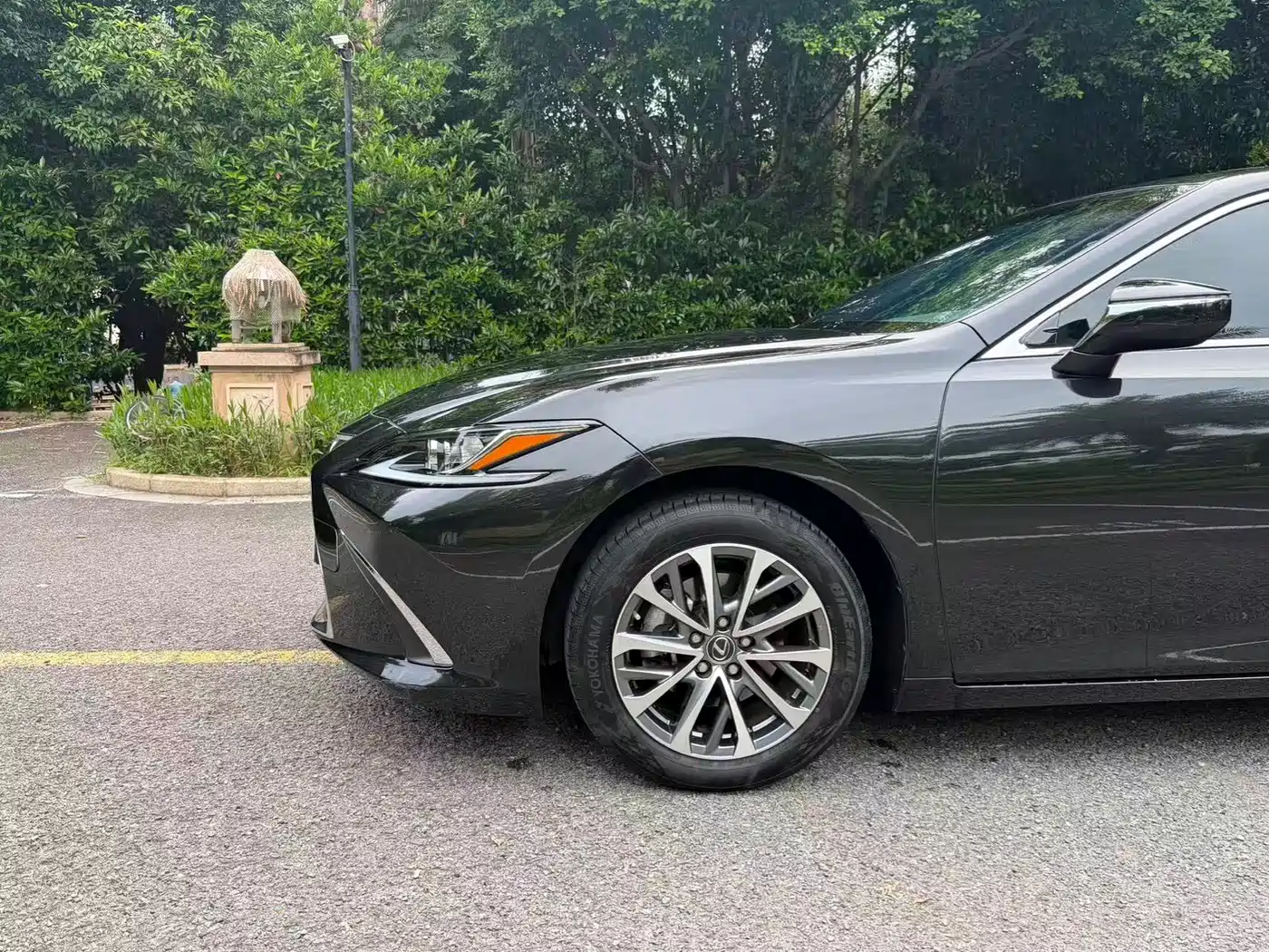 Lexus ES 2023 200 Excellence Edition фото 11