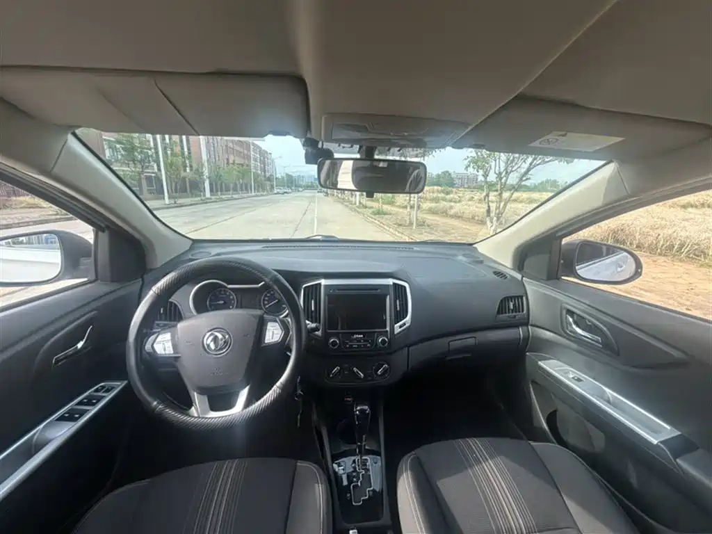 Dongfeng Aeolus Dongfeng Fengshen AX3 2016 2016 1.5L Automatic Trendy Cool Edition