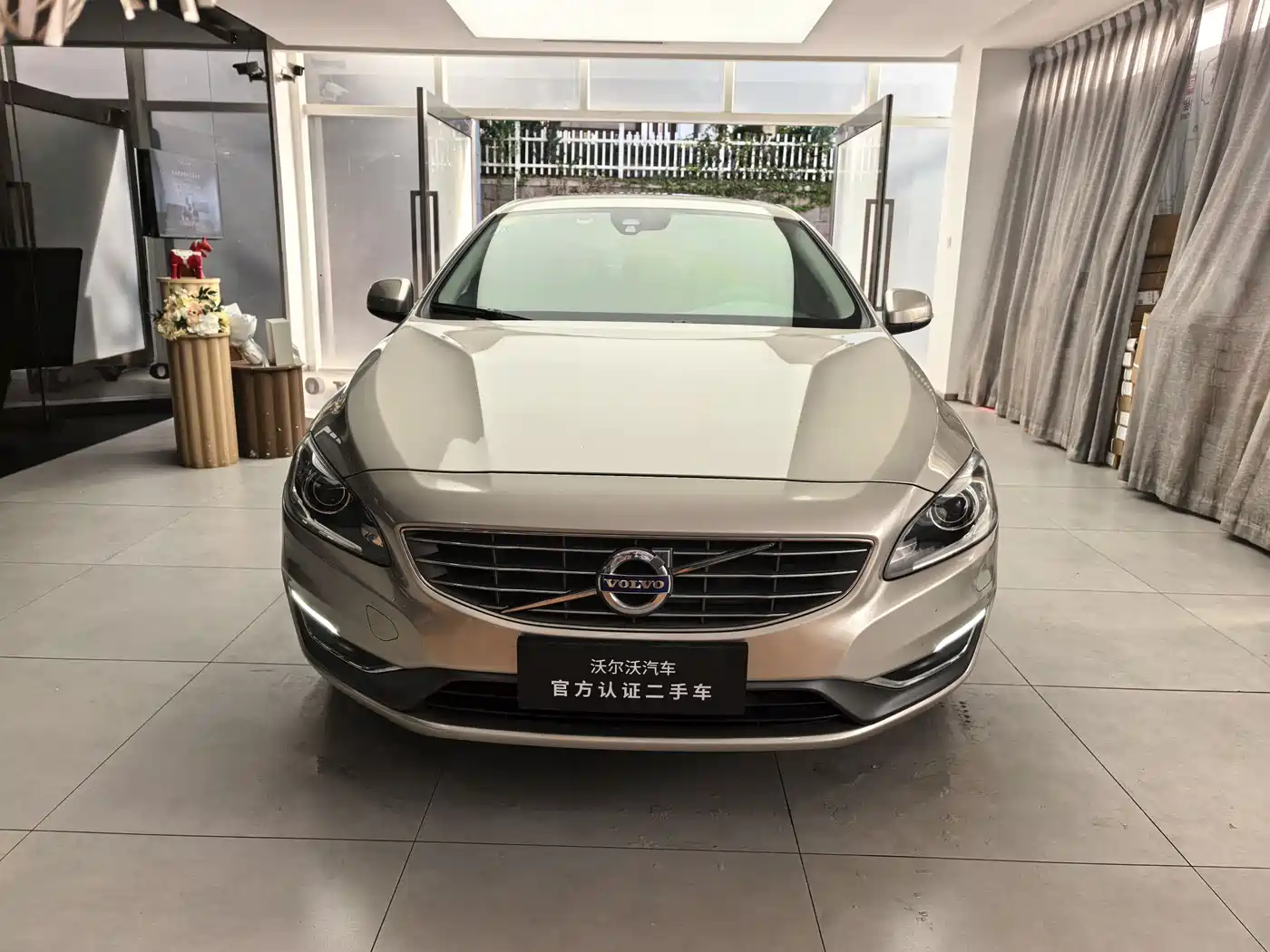 VOLVO S60