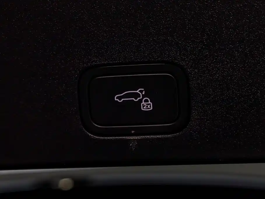 Li Auto i6 2025 2025 2WD Base Model