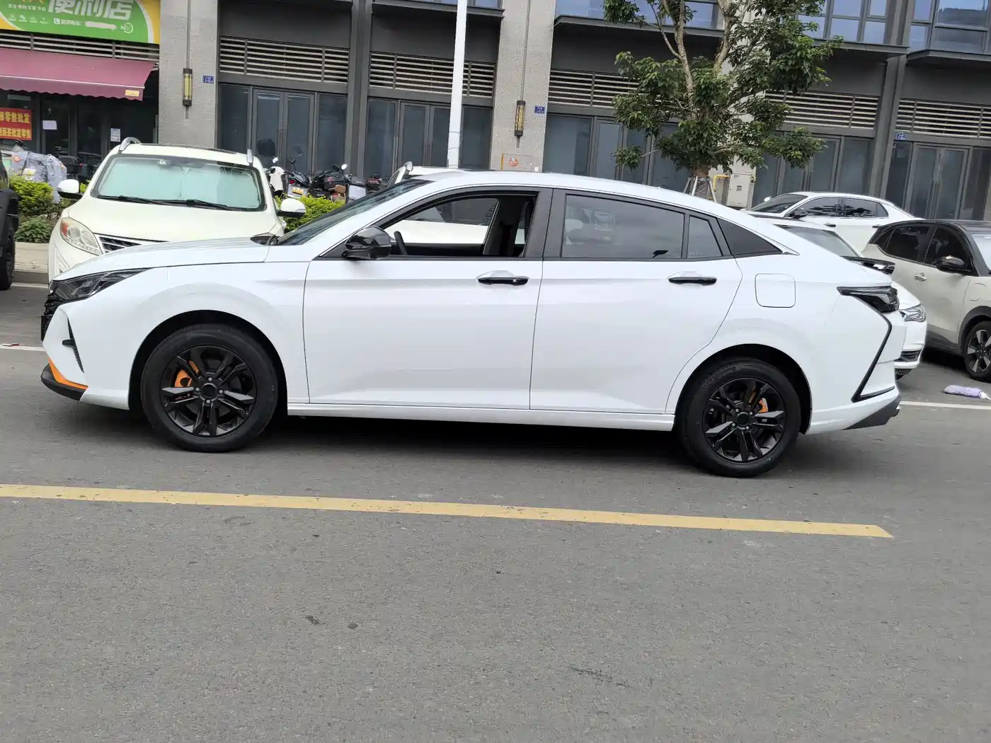 DONGFENG FENGSHEN YI HYUN