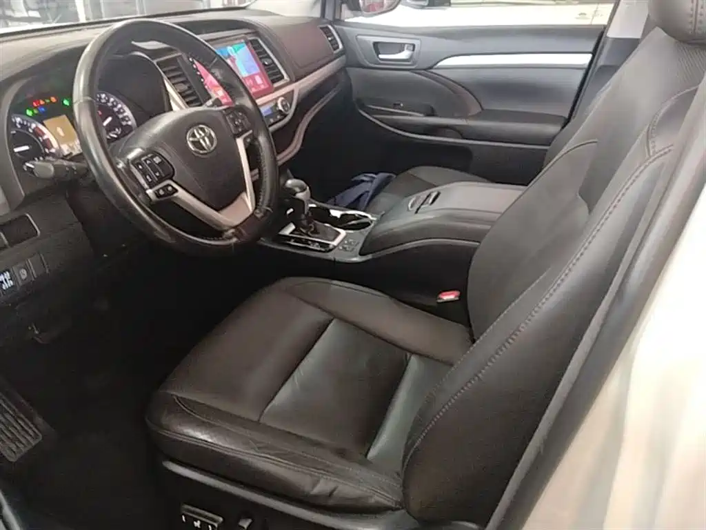 Toyota Highlander 2017 2.0T 2WD Premium 7-Seater фото 11