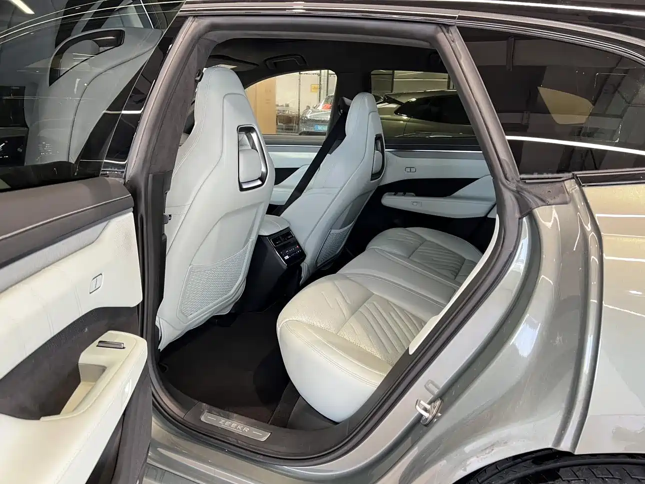 ZEEKR EXTREME KRYPTON 001