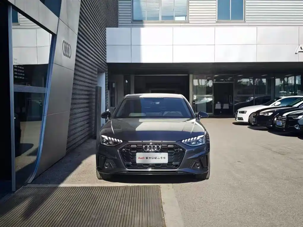 Audi A4L 2023 40 TFSI Luxury Sport фото 2
