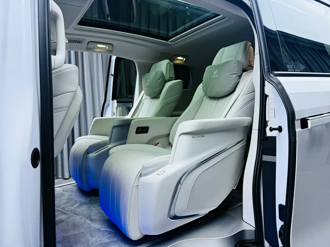 BUICK GL8 NEW ENERGY