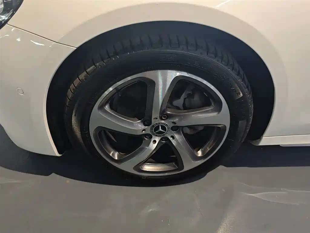 Mercedes-Benz E-Class 2018 Facelift E 200 L Sport 4MATIC фото 25