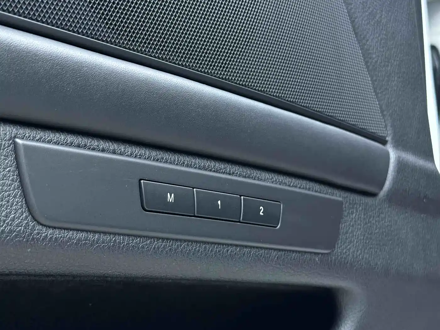 BMW 5 Series 2014 525Li Luxury Design Package фото 6