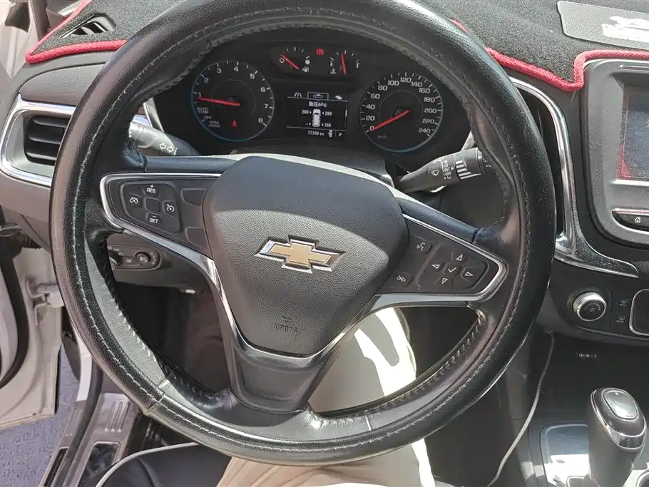 Chevrolet Equinox 2018 535T Automatic Galloping Edition фото 15