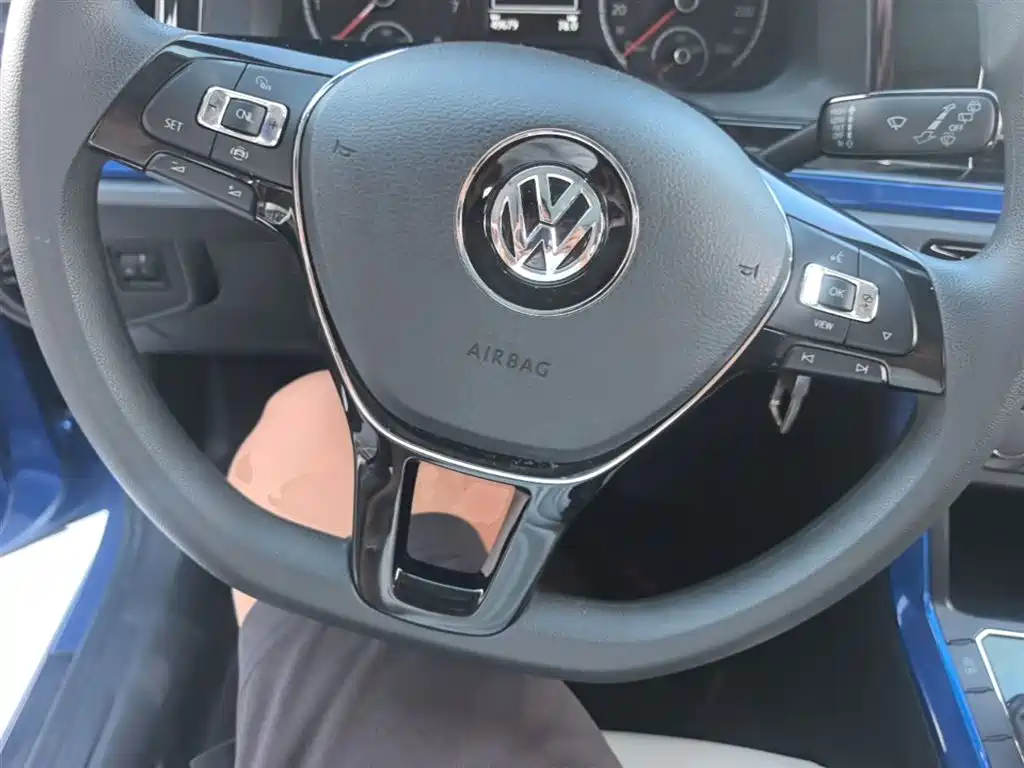 Volkswagen Polo 2019 Plus 1.5L Automatic Colorful Tech Edition фото 11