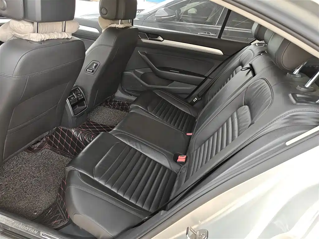 Volkswagen Magotan 2017 330TSI DSG Leading фото 17