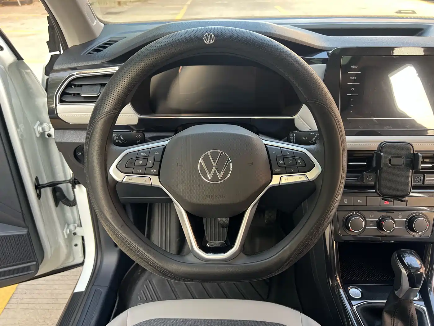Volkswagen Tharu 2025 2025 Model Rising Star 300TSI Aspiration Edition