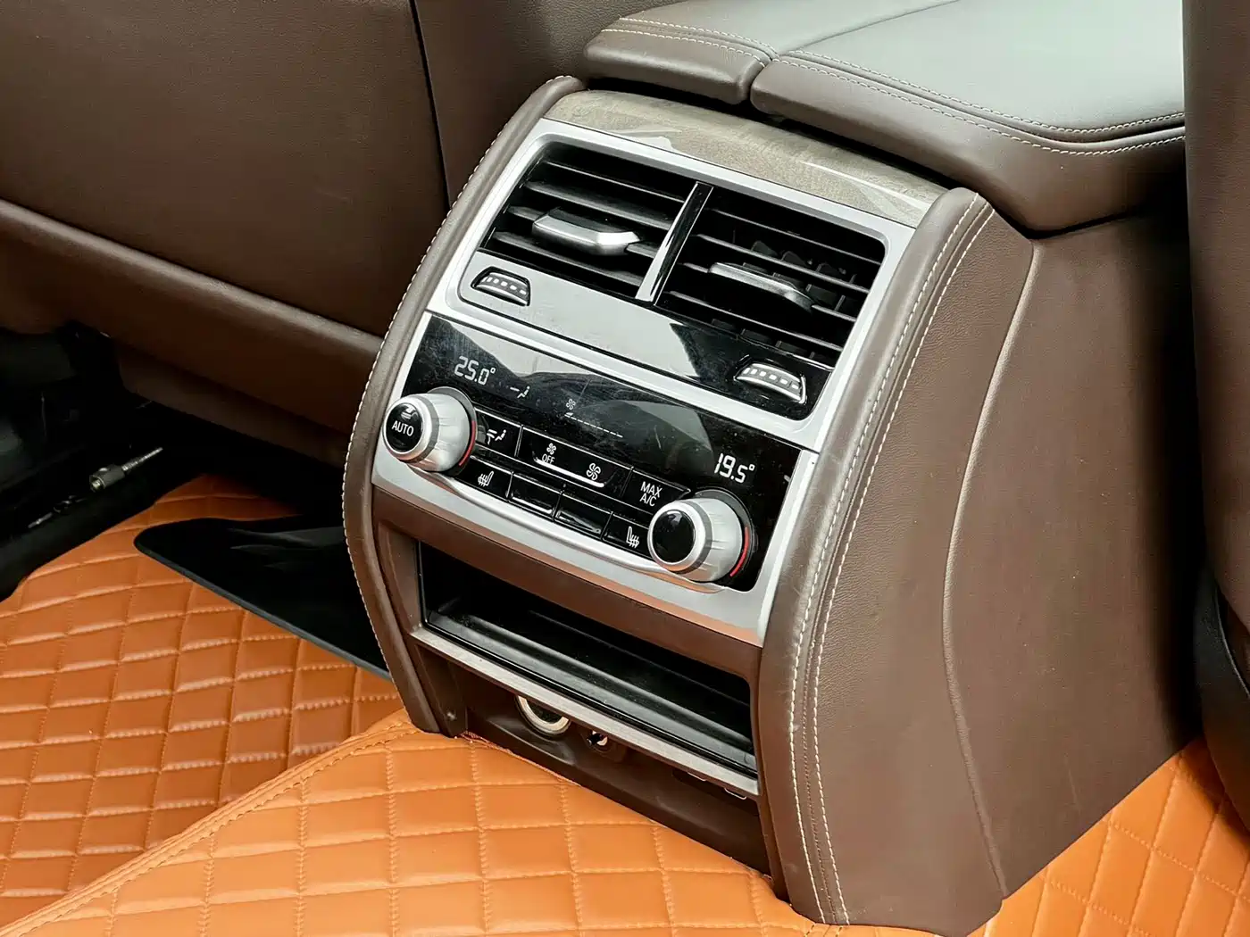BMW 7 Series 2019 Facelift 740Li Leading Luxury Package фото 20