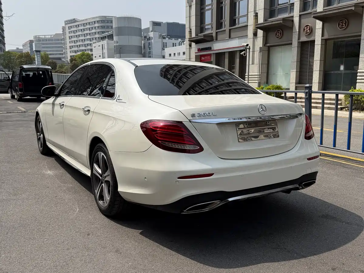 Mercedes-Benz E-Class 2020 Model E 260 L Sport фото 20