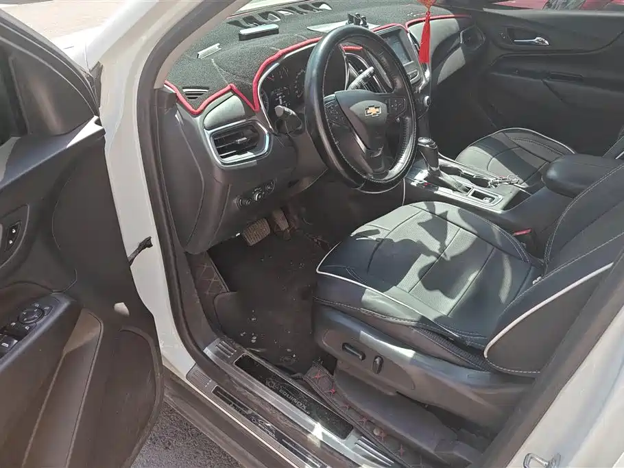 Chevrolet Equinox 2018 535T Automatic Galloping Edition фото 9