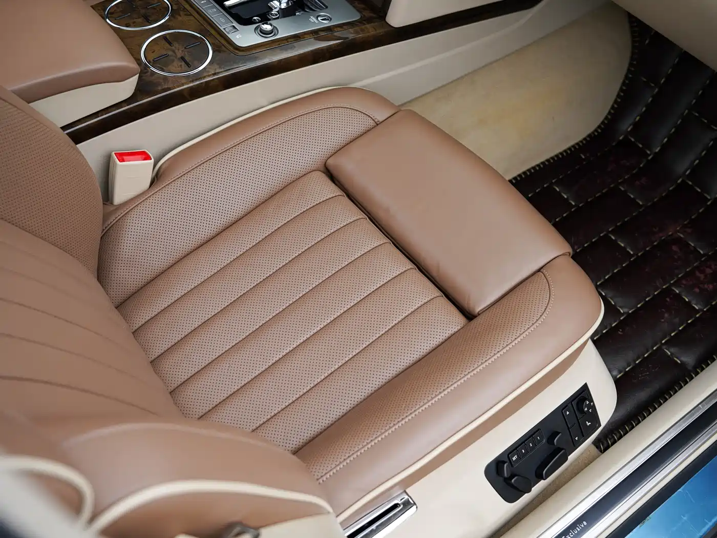 Volkswagen Phaeton 2012 3.0L Elite Custom фото 28