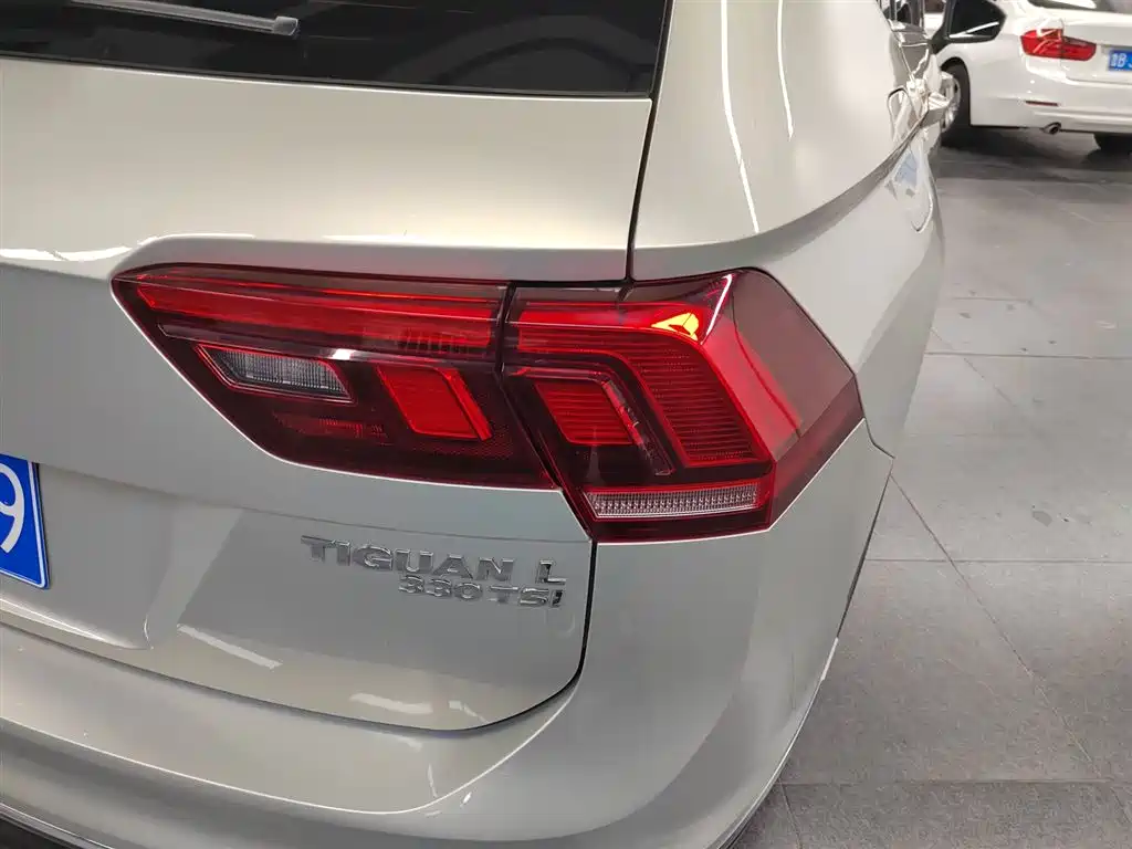 Volkswagen Tiguan L 2018 330TSI Automatic 2WD Luxury Edition фото 24