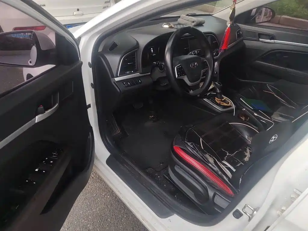 Hyundai Elantra 2016 Model 1.6L Automatic Smart Elite фото 14